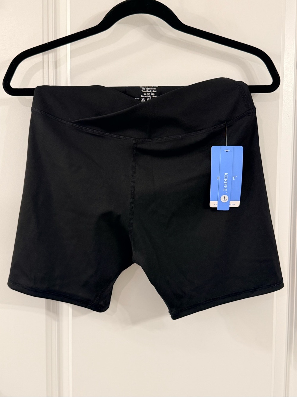 KERIFFE Black Women's V-Crossover High Waist athletic shorts (L)